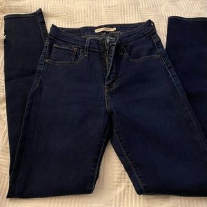 Women Levi’s 721 high-rise skinny jeans